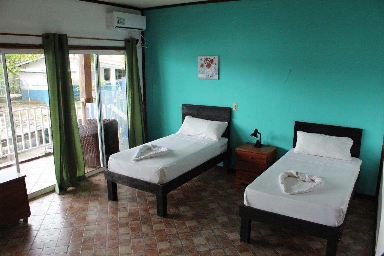 Hotel Los Balcones Over Seas Bocas Town Bagian luar foto