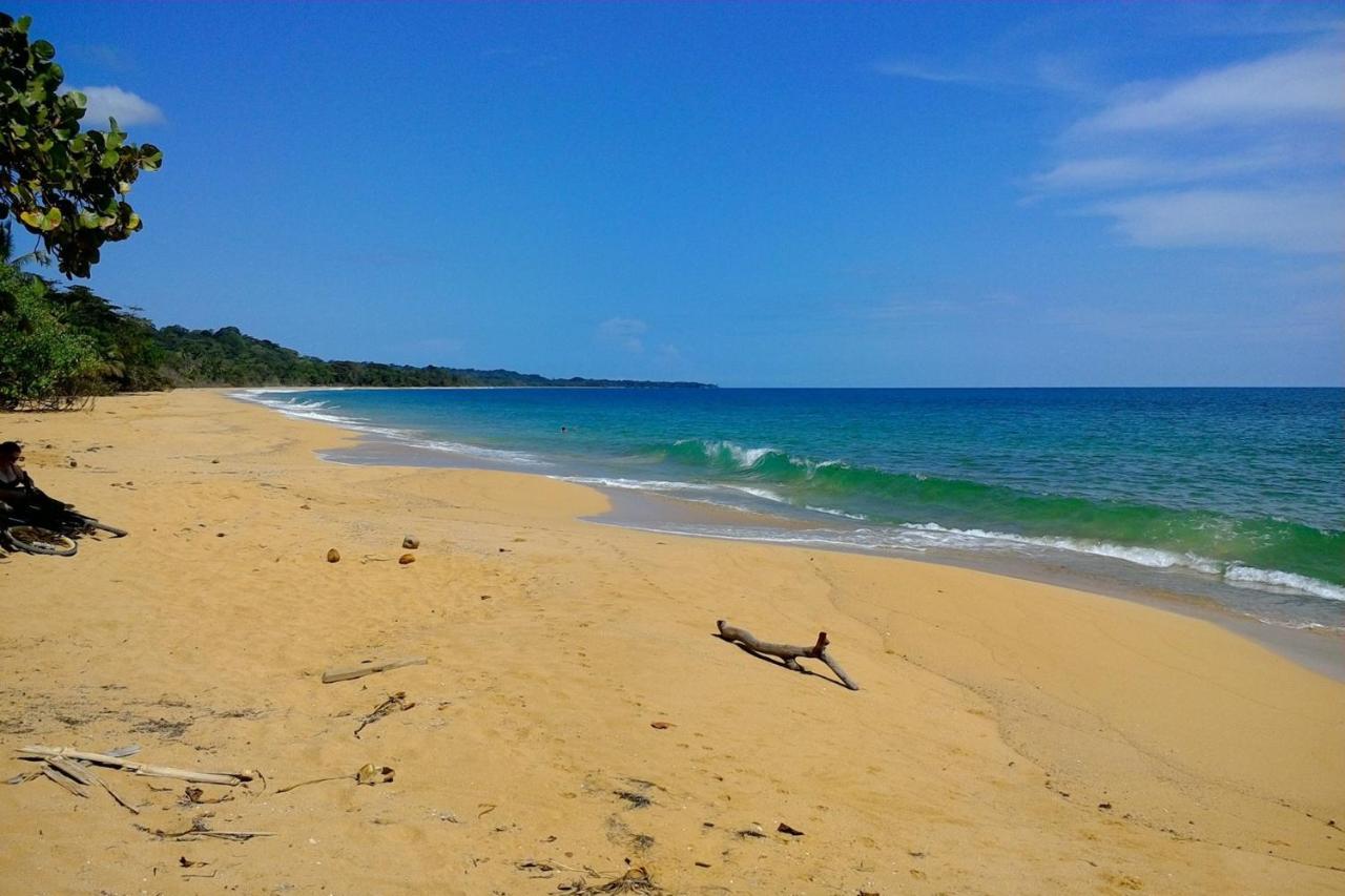 Hotel Los Balcones Over Seas Bocas Town Bagian luar foto