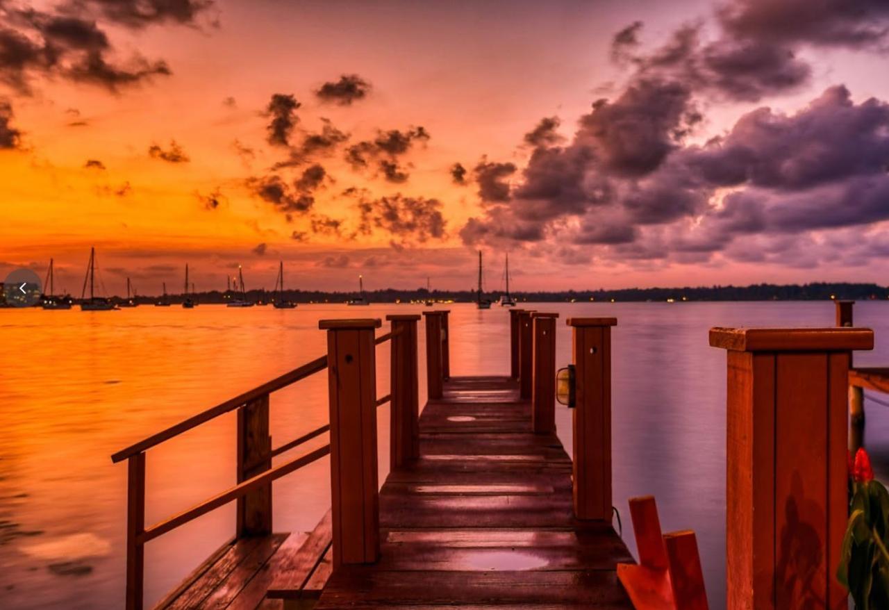 Hotel Los Balcones Over Seas Bocas Town Bagian luar foto