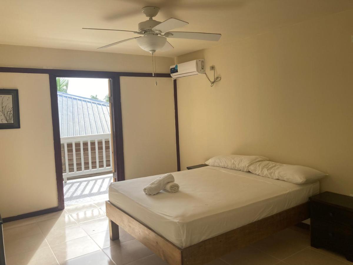 Hotel Los Balcones Over Seas Bocas Town Bagian luar foto