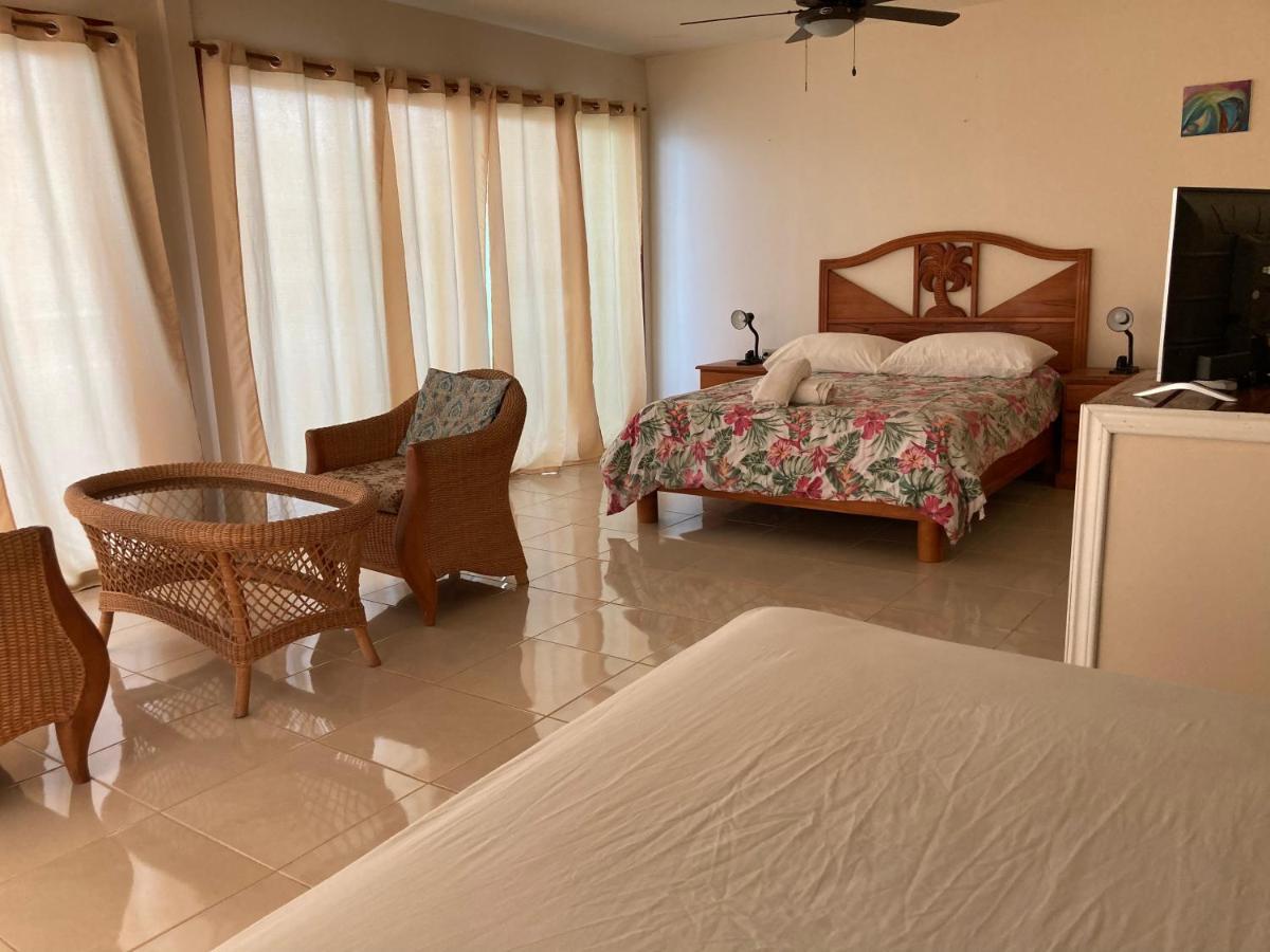 Hotel Los Balcones Over Seas Bocas Town Bagian luar foto